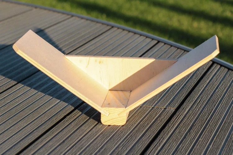 Sitzbrettchen Taubensitz Dreiecksitze Holz – 1 Stück