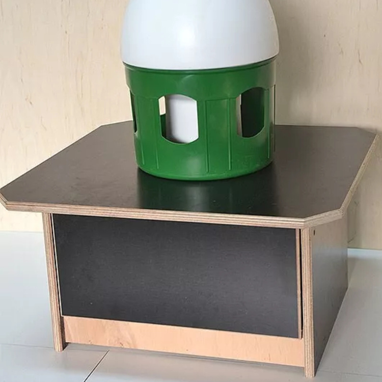 Gritkasten für Tauben als Tränkenhocker aus Holz mit Unterteilung