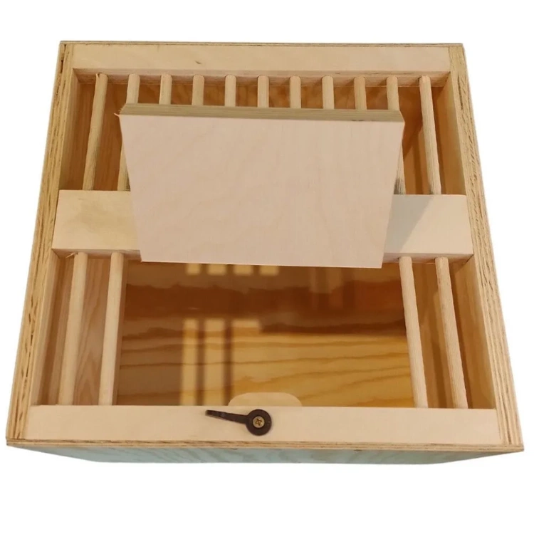 Transportkiste aus Sperrholz mit aufklappbarem Deckel - 40x40 cm