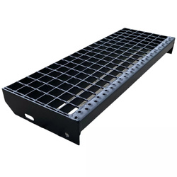 Metallstufe Gitterroststufen Treppenstufen, RAL 9005 Tiefschwarz matt, Maschenweite 34x38mm - 900x240mm